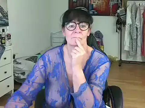 Snapshot of Sylly chatting on March 2025 11:39:02 AM Sylly online show from March 2025 11:39:02 AM