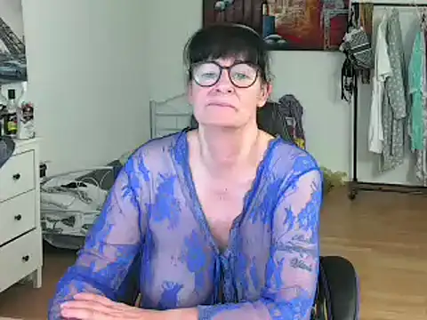 Snapshot of Sylly chatting on March 2025 11:25:02 AM Sylly online show from March 2025 11:25:02 AM