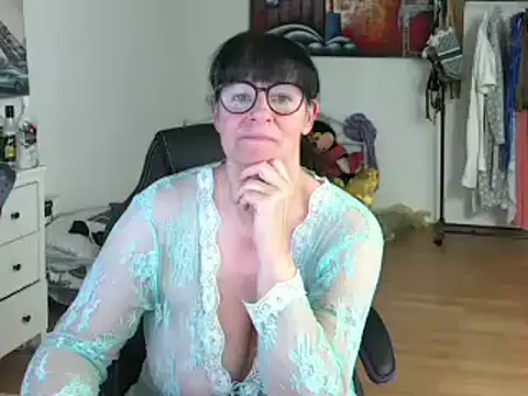 Snapshot of Sylly chatting on March 2025 02:41:01 PM Sylly online show from March 2025 02:41:01 PM