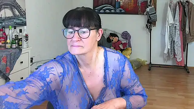 Snapshot of Sylly chatting on March 2025 09:52:02 AM Sylly online show from March 2025 09:52:02 AM