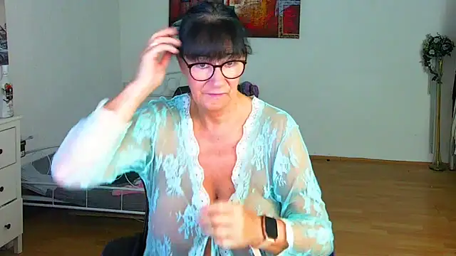 Snapshot of Sylly chatting on September 2025 06:40:01 AM Sylly online show from September 2025 06:40:01 AM