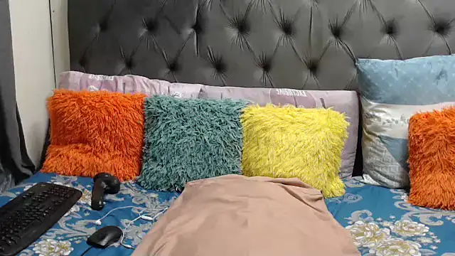 Snapshot of DickDivaXX chatting on February 2026 06:26:01 AM DickDivaXX online show from February 2026 06:26:01 AM