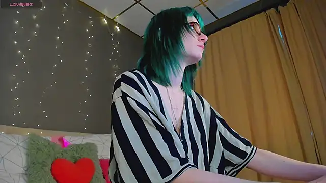 Snapshot of Scarle_Whisper chatting on April 2026 09:45:02 AM Scarle Whisper online show from April 2026 09:45:02 AM