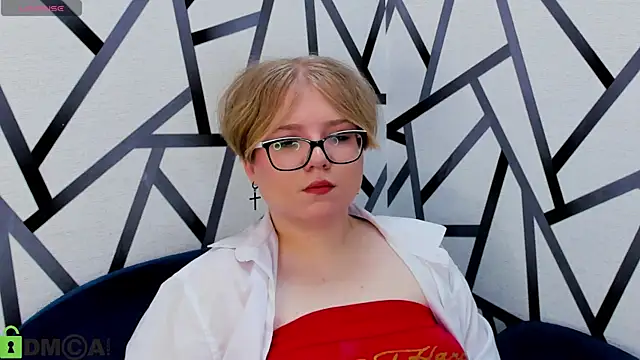 Snapshot of Lauraaa_Smith chatting on February 2026 02:04:02 AM Lauraaa Smith online show from February 2026 02:04:02 AM