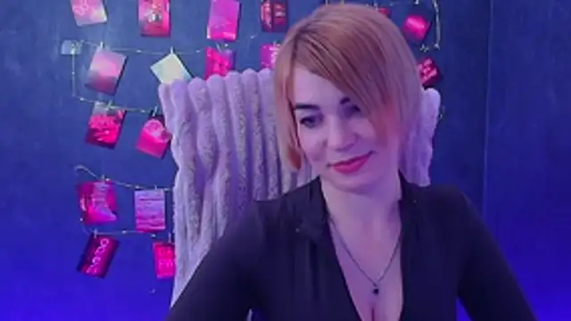 CuttieEmma online show from April 2026 06:12:02 PM