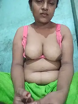 Snapshot of Romantic-Couple999 chatting on June 2026 05:23:01 AM Romantic-Couple999 online show from June 2026 05:23:01 AM