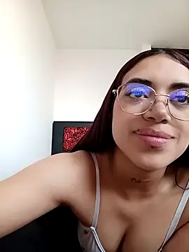 Snapshot of _ValentinaX_ chatting on March 2026 11:38:02 AM ValentinaX online show from March 2026 11:38:02 AM