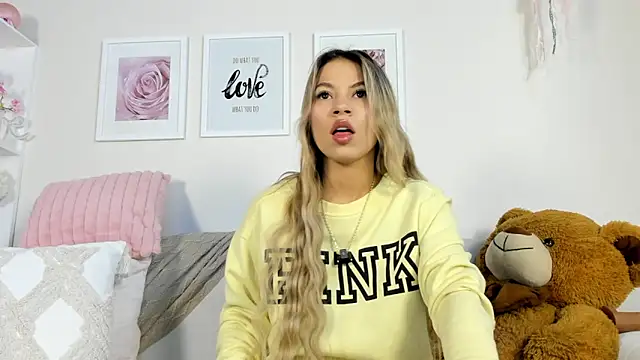 Mia Rosee1 online show from February 2026 11:24:02 PM