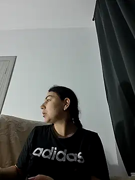 Snapshot of AbellaDesiree chatting on February 2026 04:02:02 AM AbellaDesiree online show from February 2026 04:02:02 AM