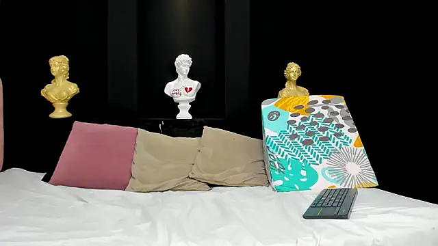 Snapshot of BellaSky1 chatting on February 2026 11:29:01 AM BellaSky1 online show from February 2026 11:29:01 AM