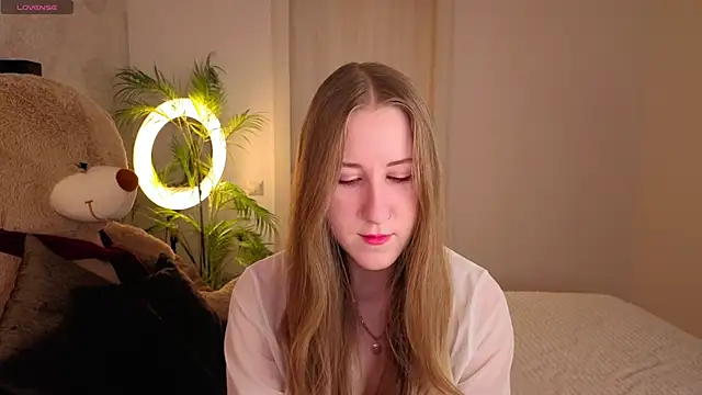 Snapshot of CassieReborn chatting on March 2026 04:24:01 PM CassieReborn online show from March 2026 04:24:01 PM