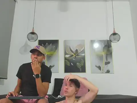 Snapshot of Red_Diamond_Guys chatting on February 2026 10:30:01 PM Red Diamond Guys online show from February 2026 10:30:01 PM