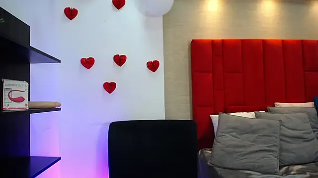 Snapshot of Luna_Millers chatting on March 2026 04:25:01 AM Luna Millers online show from March 2026 04:25:01 AM