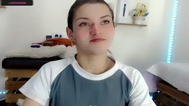 NathalialLooes online show from April 2026 05:36:02 AM