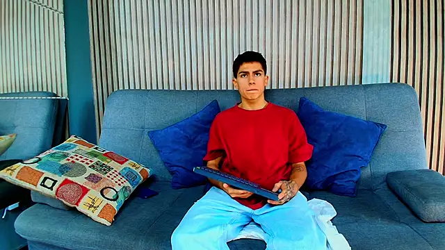 Aron pulse online show from February 2026 01:32:02 PM