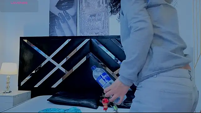 Zoe-yanin online show from April 2026 06:45:02 PM