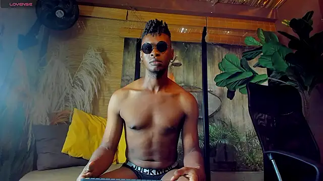 Snapshot of CrissCollins chatting on February 2026 08:40:02 PM CrissCollins online show from February 2026 08:40:02 PM