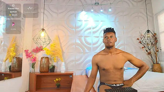 Snapshot of CrissCollins chatting on February 2026 07:18:01 PM CrissCollins online show from February 2026 07:18:01 PM