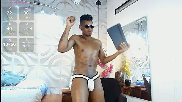 Snapshot of CrissCollins chatting on February 2026 07:32:02 PM CrissCollins online show from February 2026 07:32:02 PM