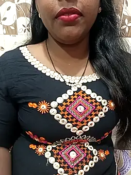 Snapshot of Parul-009 chatting on February 2026 09:43:02 AM Parul-009 online show from February 2026 09:43:02 AM