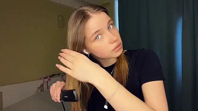 EarthaStinett online show from March 2026 12:11:01 PM