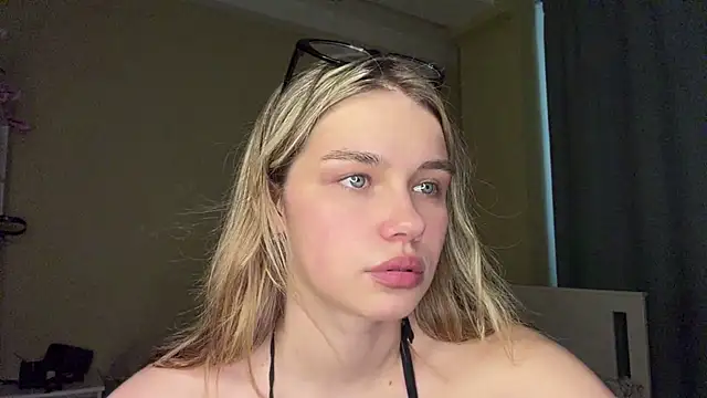 Snapshot of EarthaStinett chatting on May 2026 12:11:02 PM EarthaStinett online show from May 2026 12:11:02 PM