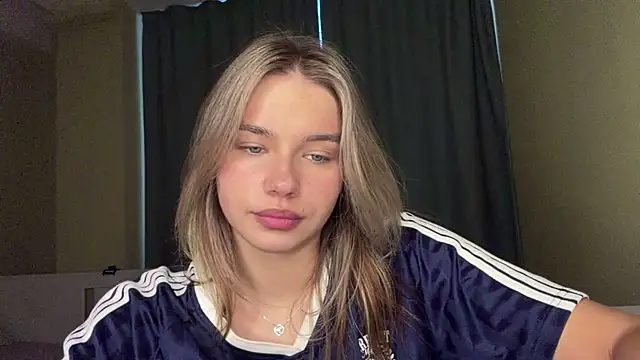 Snapshot of EarthaStinett chatting on May 2026 07:59:01 AM EarthaStinett online show from May 2026 07:59:01 AM