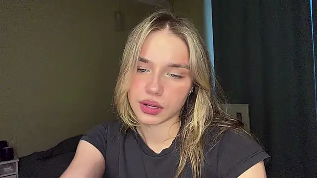 Snapshot of EarthaStinett chatting on June 2026 03:50:01 PM EarthaStinett online show from June 2026 03:50:01 PM
