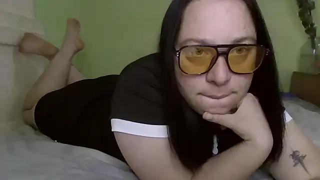 MillaSourety online show from March 2026 07:01:01 AM