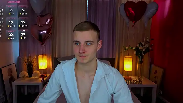 HereAlexColee online show from February 2026 02:35:01 PM