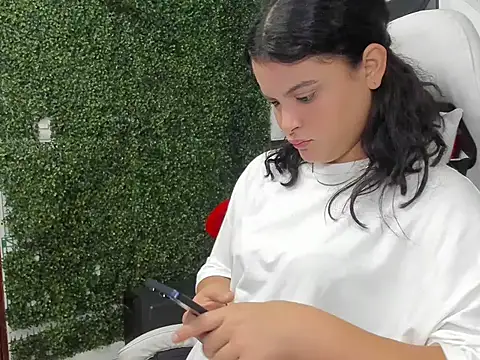 Snapshot of Andrea_girlx chatting on February 2026 01:51:01 PM Andrea girlx online show from February 2026 01:51:01 PM