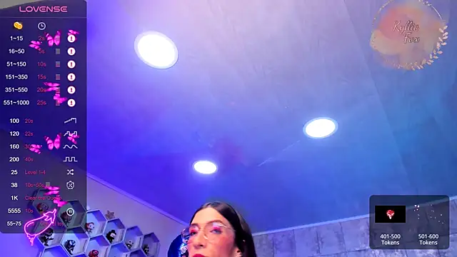 kylliefox  online show from December 2024 01:21:02 PM