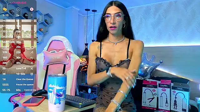 kylliefox  online show from September 2025 01:33:01 PM