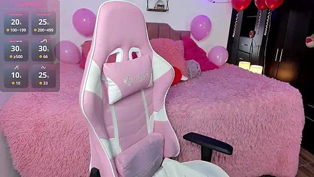 SiennaBloom online show from February 2026 10:43:01 AM