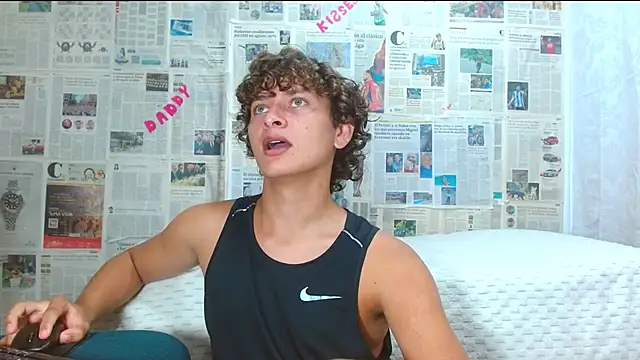 Snapshot of arielnoir6958 chatting on January 2026 11:36:01 PM arielnoir6958 online show from January 2026 11:36:01 PM