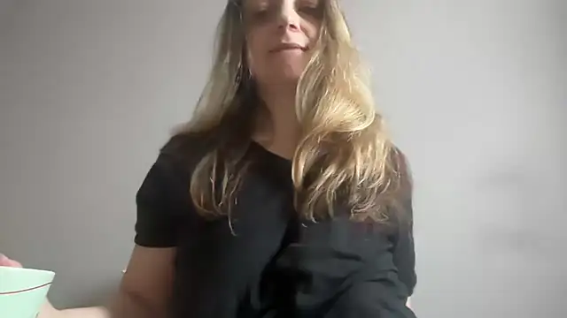 ShyFlameLive online show from April 2026 12:47:02 PM