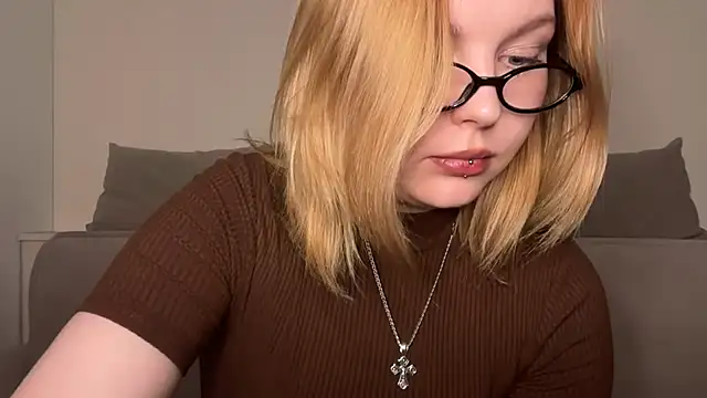 Ophelia Ritz online show from April 2026 09:28:02 PM