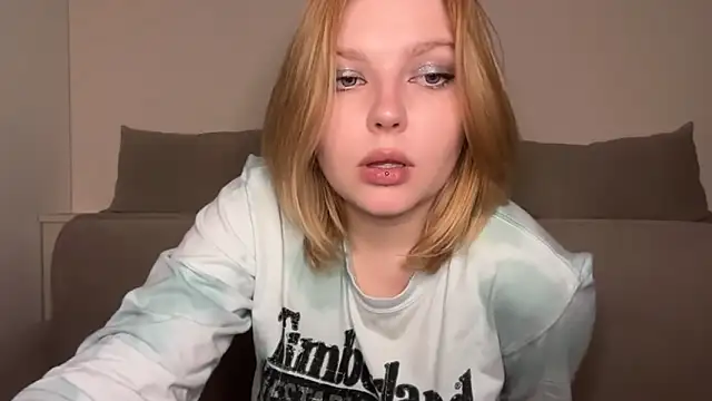Snapshot of Ophelia_Ritz chatting on April 2026 08:04:02 PM Ophelia Ritz online show from April 2026 08:04:02 PM