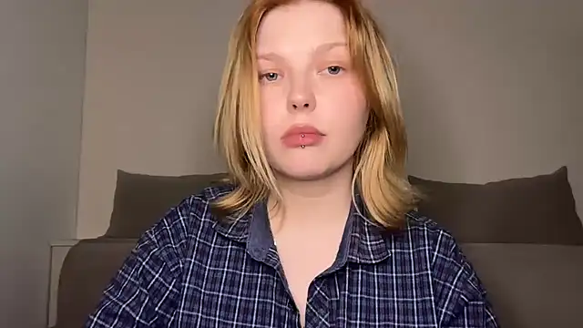 Snapshot of Ophelia_Ritz chatting on May 2026 10:37:02 PM Ophelia Ritz online show from May 2026 10:37:02 PM