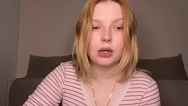 Snapshot of Ophelia_Ritz chatting on May 2026 09:53:02 PM Ophelia Ritz online show from May 2026 09:53:02 PM