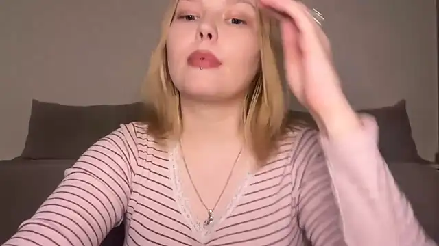 Snapshot of Ophelia_Ritz chatting on May 2026 09:11:01 PM Ophelia Ritz online show from May 2026 09:11:01 PM