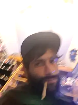 Snapshot of TrndSettr chatting on February 2026 08:44:01 AM TrndSettr online show from February 2026 08:44:01 AM