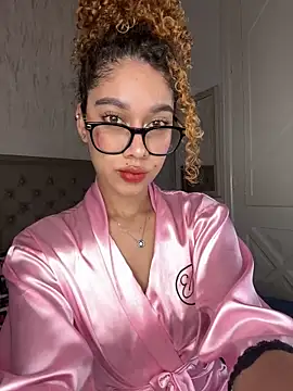 Sienna brunette online show from March 2026 12:41:02 PM