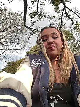 AryMoonxxx online show from February 2026 10:17:01 PM