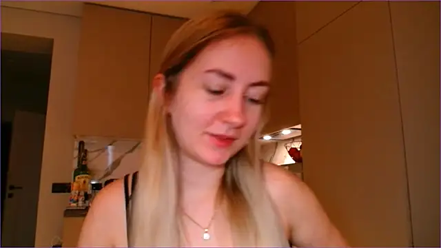 Snapshot of BluueSilk chatting on February 2026 06:42:02 AM BluueSilk online show from February 2026 06:42:02 AM