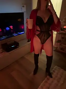 Snapshot of hottogetherNL chatting on February 2026 03:03:01 AM hottogetherNL online show from February 2026 03:03:01 AM