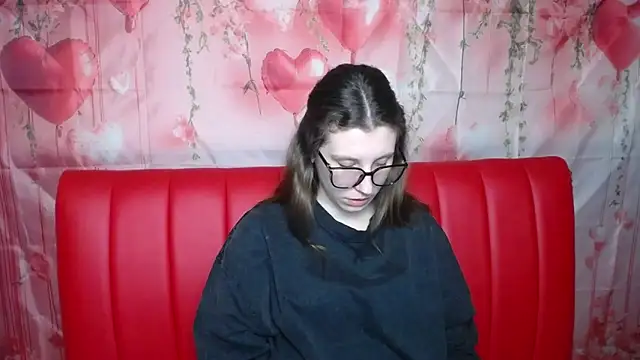 Snapshot of LilianaShine chatting on March 2026 06:19:01 AM LilianaShine online show from March 2026 06:19:01 AM