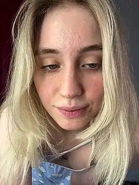 Snapshot of LovelyMiu chatting on April 2026 01:28:01 PM LovelyMiu online show from April 2026 01:28:01 PM