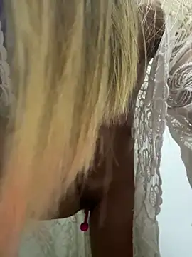 Snapshot of vicky_ney chatting on March 2025 10:26:02 PM vicky ney online show from March 2025 10:26:02 PM