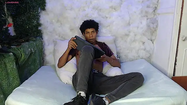 Snapshot of Walkers05 chatting on March 2026 03:41:02 AM Walkers05 online show from March 2026 03:41:02 AM